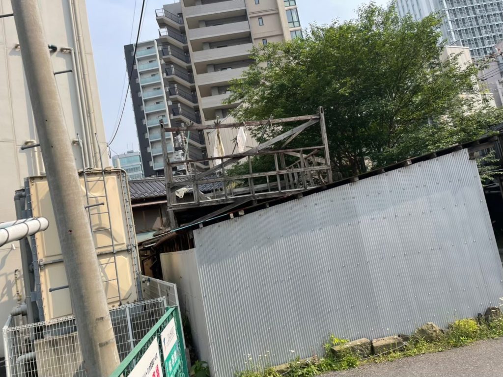 既存解体、新規造作ウッドデッキ工事