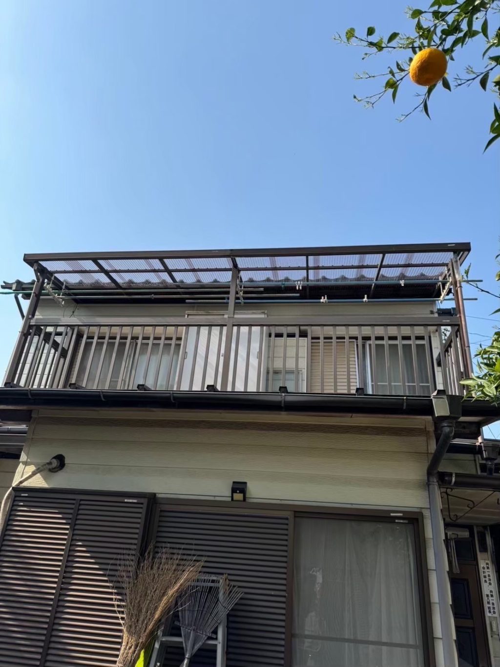 ベランダ　ポリカ波板交換工事　　火災保険画像