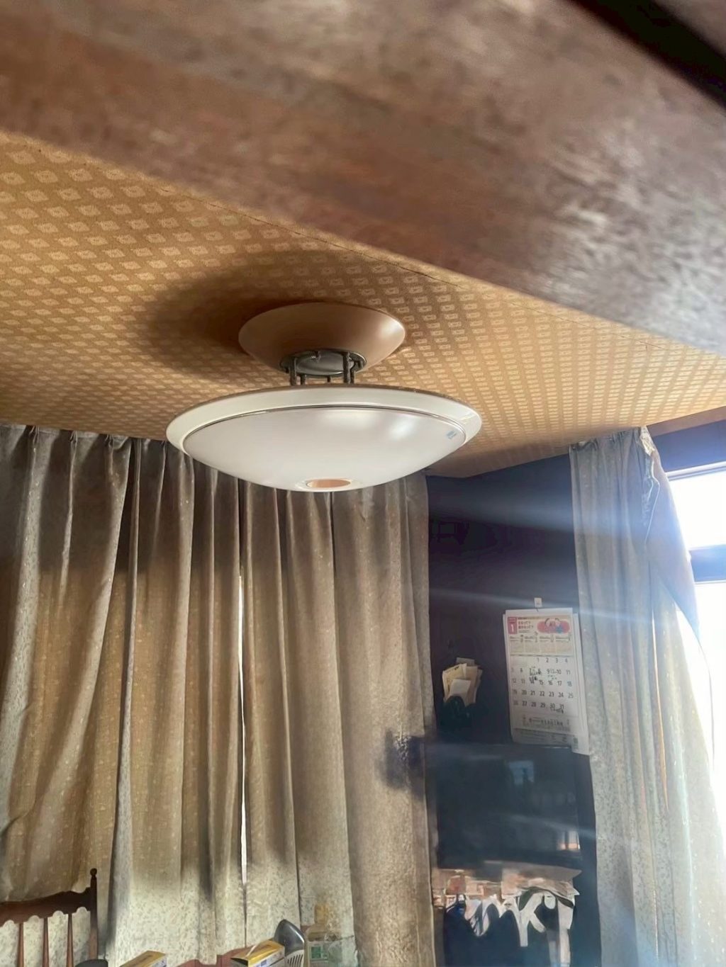 リビング 玄関 キッチン 手元灯 照明交換工事