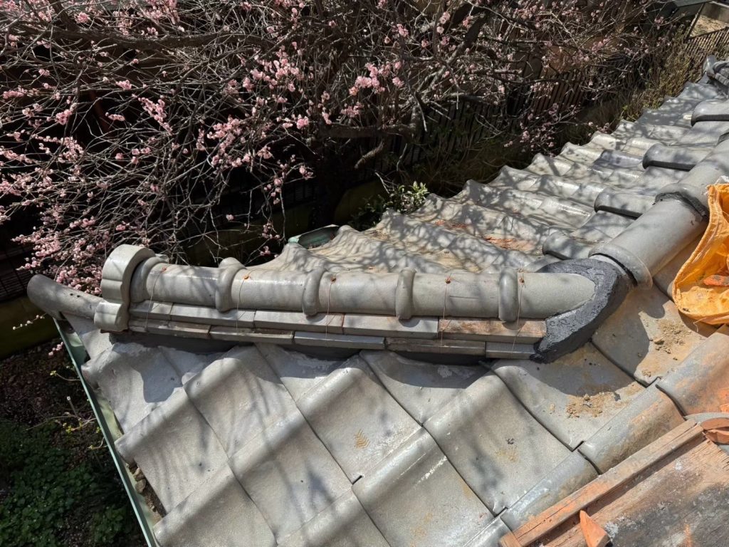 日本瓦　大棟　隅棟　風切丸　積み直し工事画像