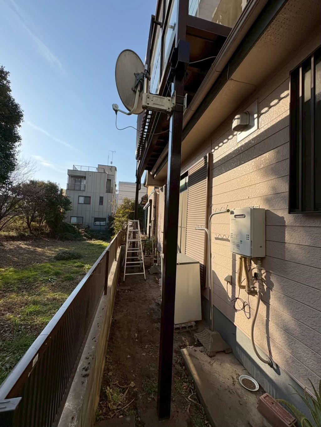 【鉄部塗装】ベランダの柱、サビを放置していませんか？早めのメンテナンスでお家を長持ちに！画像