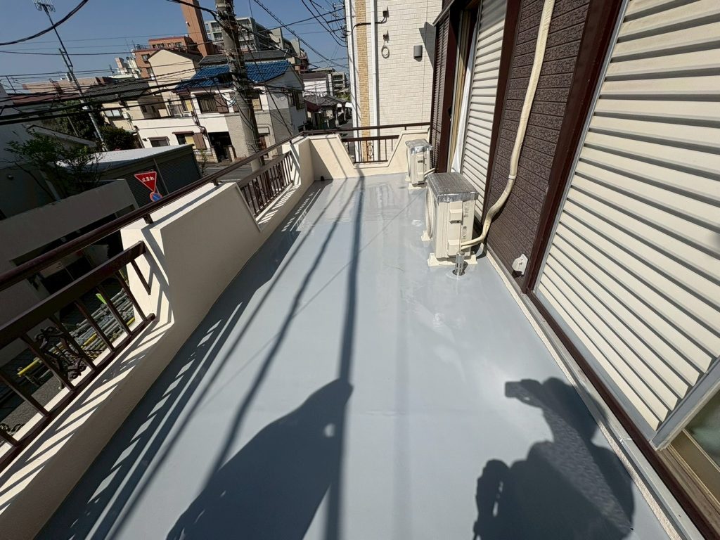 ベランダのヒビ割れ・色あせが劇的改善！ウレタン防水で雨漏り対策も万全に画像